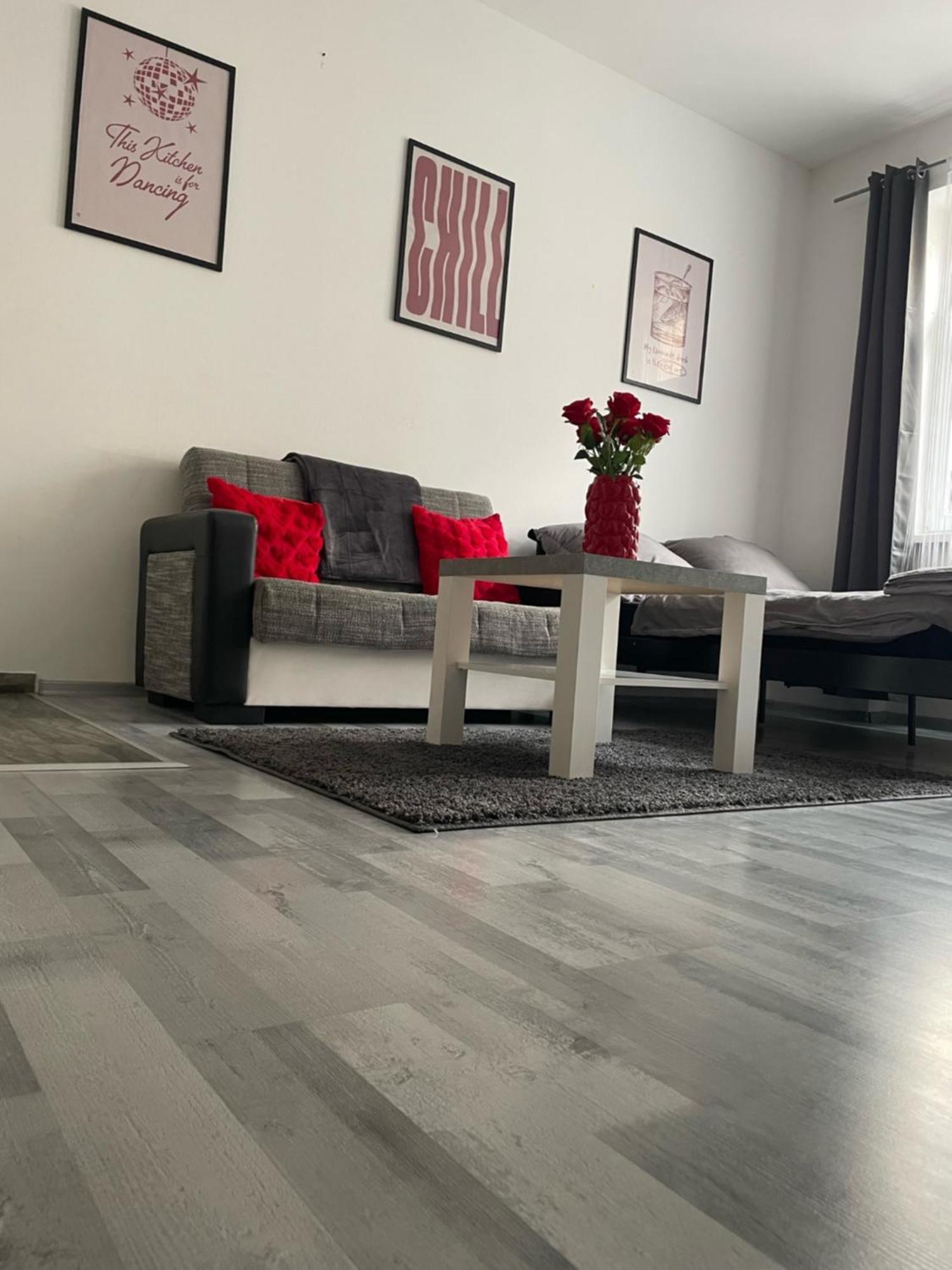 Tiffany Apartment In The City Center Братислава Екстер'єр фото